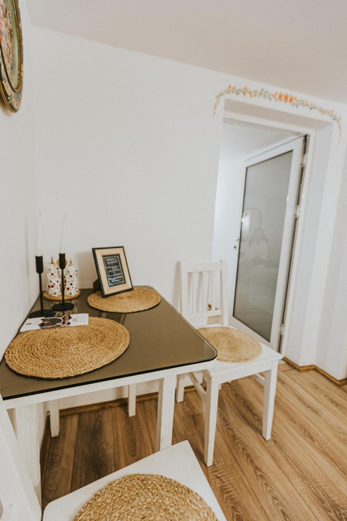 Republicii Rustic Apartament In Brasov City Center מראה חיצוני תמונה